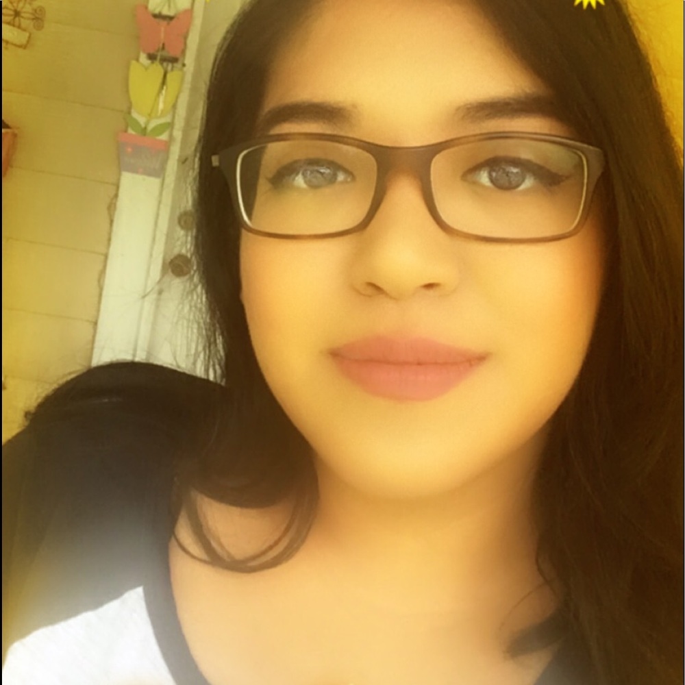 Meet your Posher, Mayra